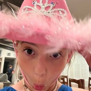 Meet your Posher, Sienna